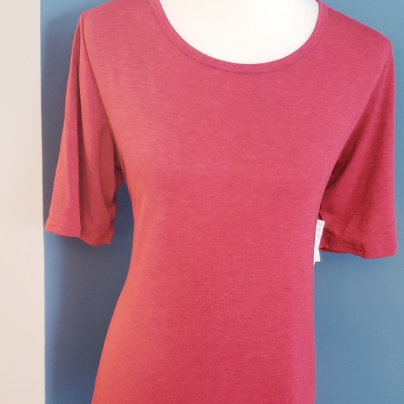 LuLaRoe Tops - NWT LuLaRoe GIGI Top Size 2XL